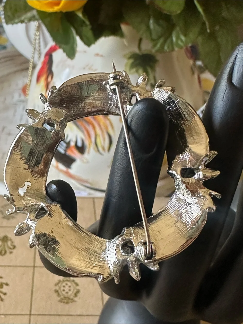Silver Floral Wreath Brooch - Women's Silver-tone Pin